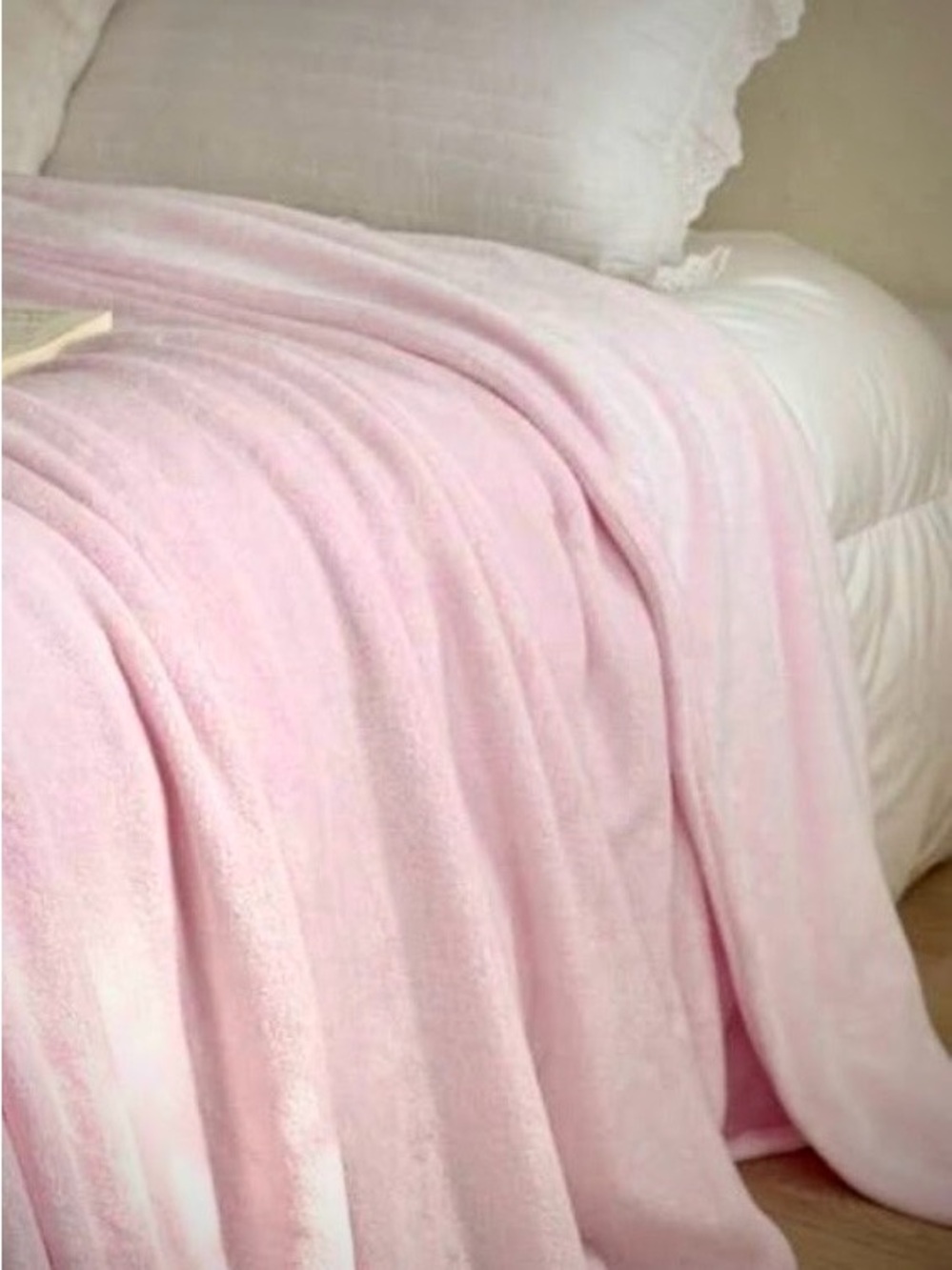 Isaac Mizrahi Luxe Pink Soft Plush Throw Blanket